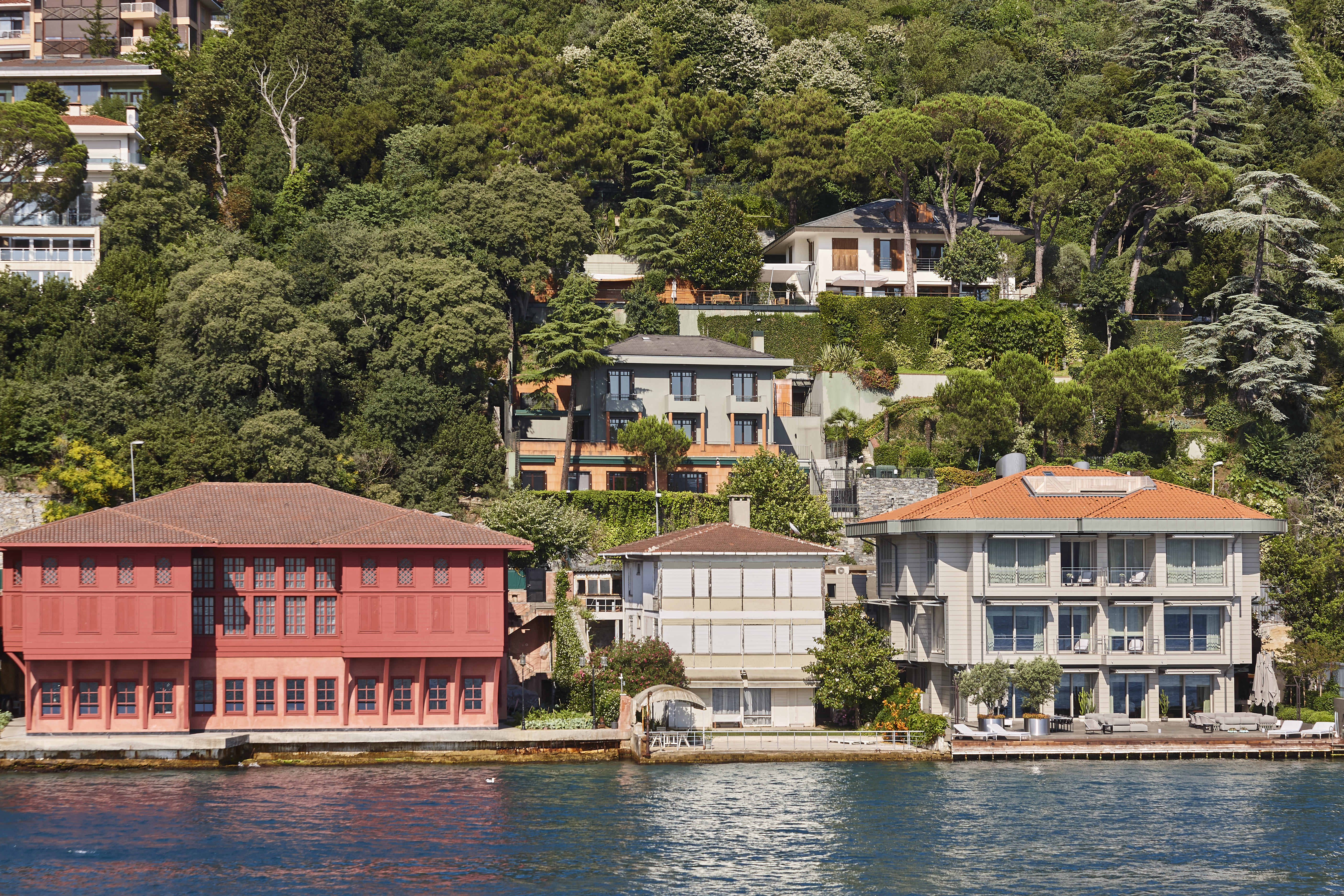 Best Winter Holiday Destinations in Turkey: From Skiing Peaks to Sunny Beaches